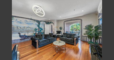 Luxury Beachfront Apartment In Sandringham - Travel Search 3