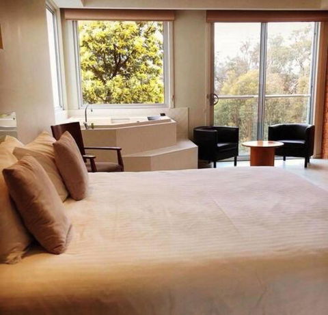 Macedon Ranges Hotel & Spa - Travel Search 2