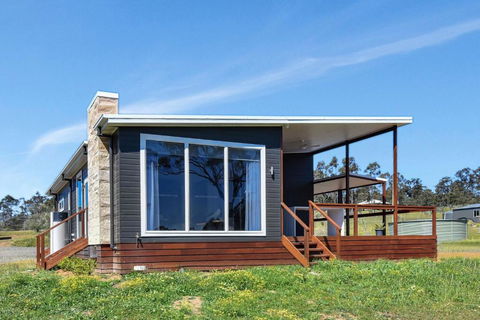 Magpie Two - Two For Joy Estate - Travel Search 0
