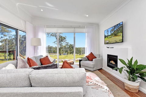 Magpie Two - Two For Joy Estate - Travel Search 2