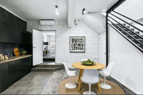 MANHATTAN STYLE 3 STORY LUXURY IN ST PETERS - Tourism Guide 1