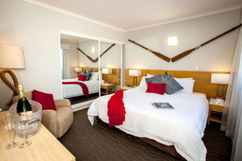 Manly Marina Cove Motel - Cruises Travel 3