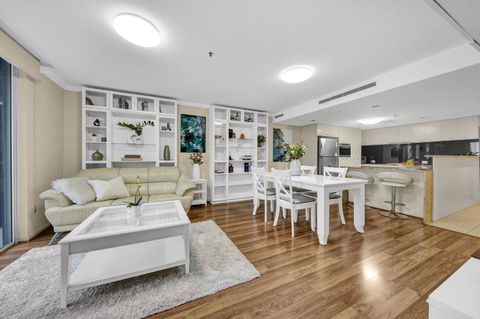 M On Mary Suites Brisbane City - Tourism Guide 0