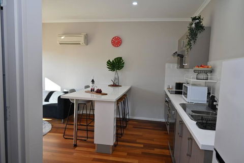Mawson Red - Free Pool Access -Onsite Parking-Netflix-5 Mins To Mawson Interchange - Travel Search 2