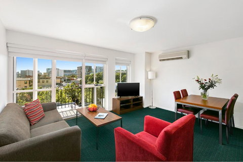 Melbourne Carlton Central Apartment Hotel Official - Travel Agents 3
