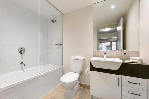 Melbourne Carlton Central Apartment Hotel Official - Travel Agents 2
