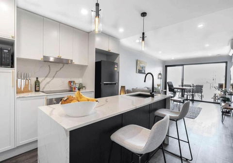 Modern 2-Bed 2-Bath - Walk To Hospital & Westfield - Travel Search 0