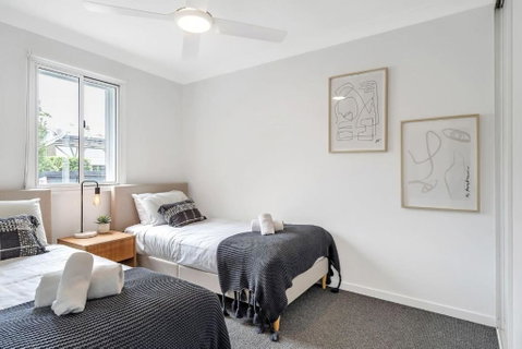 Modern Balmain Abode - Tourism Guide 2
