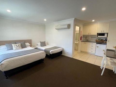 Millthorpe Motel - Travel Search 1