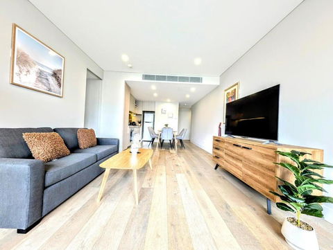 Modern Apartment Close To All Amenities! - Cruises Travel 0