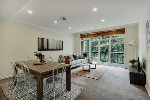 Modern Apartment In The Heart Of Canberra - Tourism Guide 0