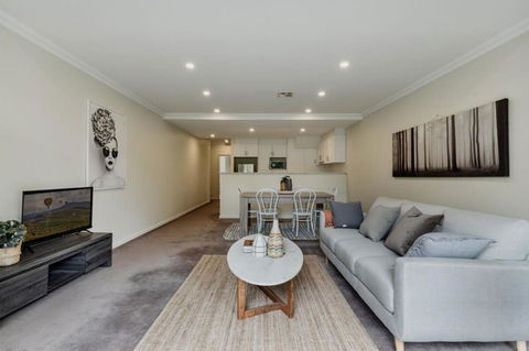 Modern Apartment In The Heart Of Canberra - Tourism Guide 2
