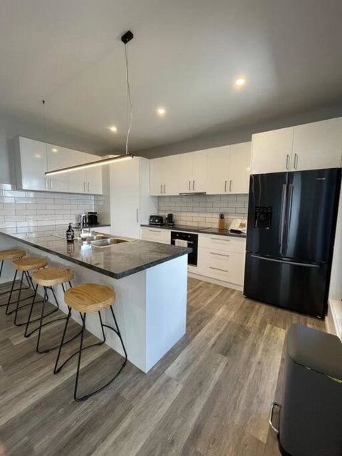 Modern Home Away From Home - Tourism Guide 2