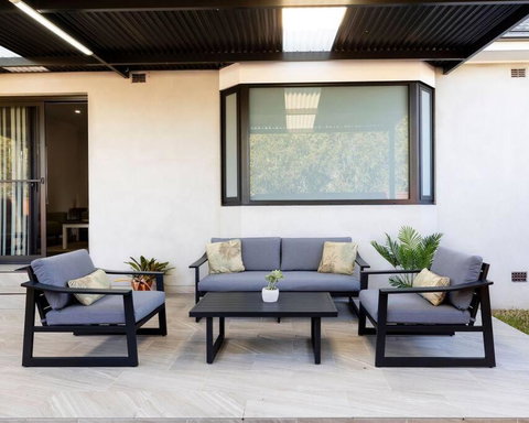 Modern Home In The Heart Of Bankstown - Tourism Guide 1