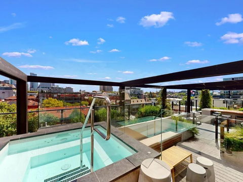 Modern, Luxury Oasis - Tourism Guide 3
