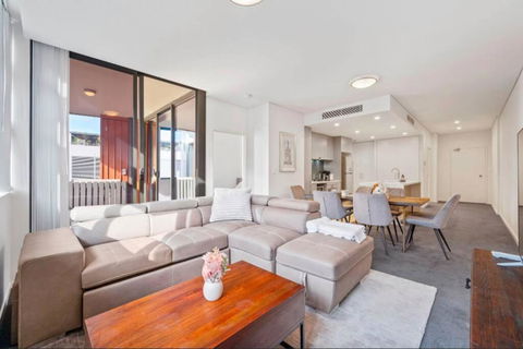 Modern Two Bed Apt In The Centre Of Erskenville - Cruises Travel 0