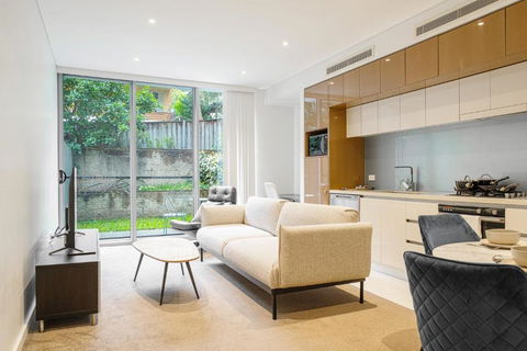 Modern Urban Retreat 1BR Apt Near Chatswood - Cruises Travel 0