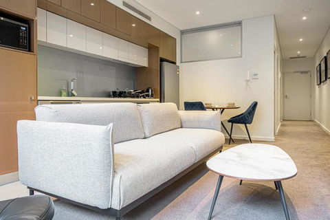 Modern Urban Retreat 1BR Apt Near Chatswood - Cruises Travel 2