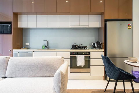 Modern Urban Retreat 1BR Apt Near Chatswood - Cruises Travel 3