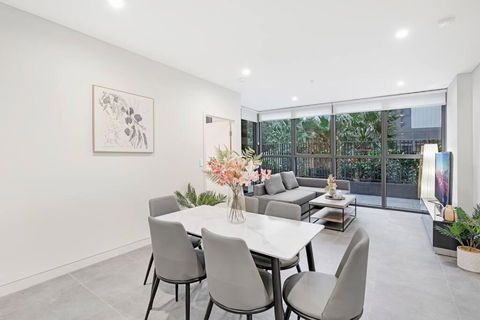 Modern 2B2B APT At Homebush - Cruises Travel 0