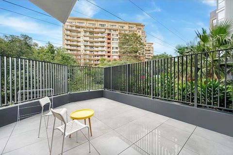 Modern 2B2B APT At Homebush - Cruises Travel 3