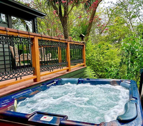 Mountain Cottage In Dandenong Ranges - Travel Search 1