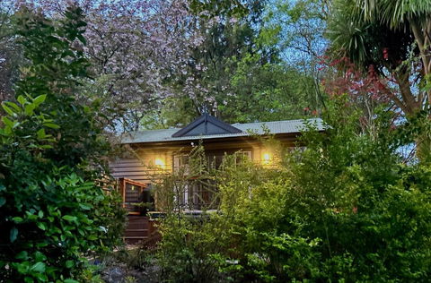 Mountain Cottage In Dandenong Ranges - Travel Search 0