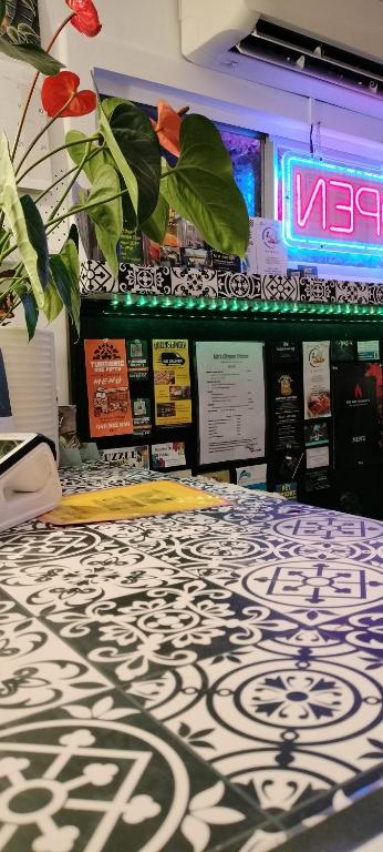 Nationwide Motel - Travel Agents 2