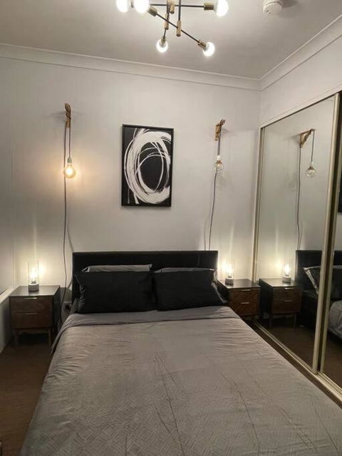Neutral Bay Studio - Cruises Travel 2