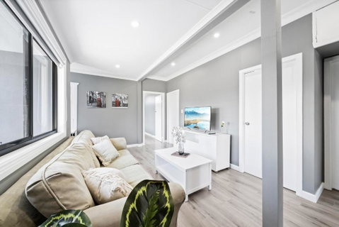 New 2 Bedroom House 500m To Mall With Free Parking - Tourism Guide 1
