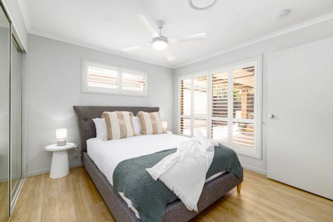 NEW 3BR Serene Creekside Retreat In Helensvale - Tourism Guide 1