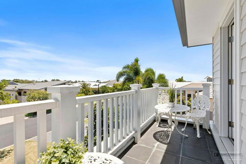 NEW HAVEN - Garden View Balcony - Tourism Guide 0