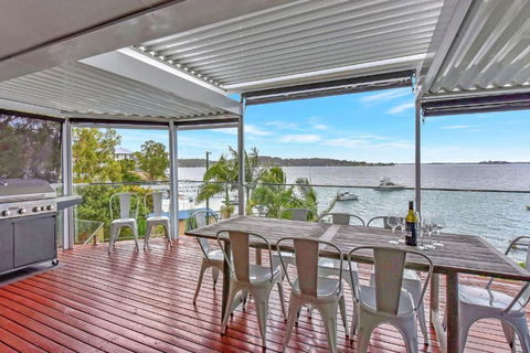 New Property Shimmer Shores Absolute Waterfront Retreat At Fishing Point, Lake Macquarie - Travel Agents 2