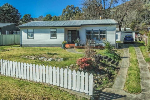 Mount Beauty 3BR Home - Travel Search 0