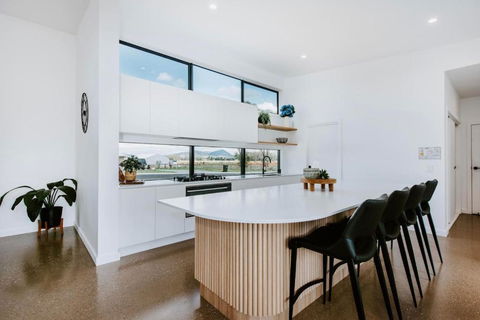 Mudgee Haven - Stunning Terra Modern Design - Tourism Guide 1