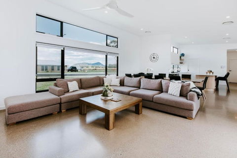 Mudgee Haven - Stunning Terra Modern Design - Tourism Guide 2