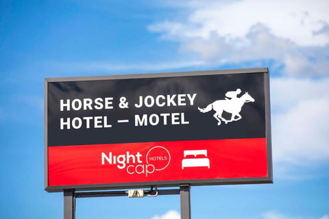 Nightcap At Horse & Jockey Hotel Warwick - Travel Search 2