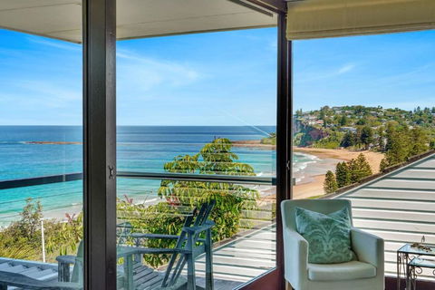 Newport Surf Break - Travel Search 0