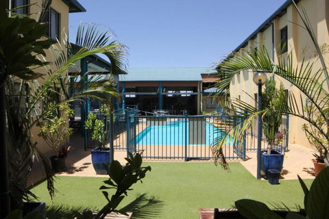 Ningaloo Club Backpackers - Travel Search 3