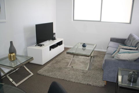 North Sydney Wyndel Apartments-MIL1005 - Cruises Travel 1