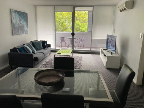 North Sydney Wyndel Apartments-MIL1005 - Cruises Travel 0