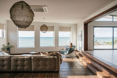 Novo Luxury Apartment Penguin Accommodation Itas - Travel Search 3