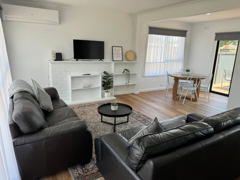 Nth Central 4BR Reno W WiFi - Travel Agents 0