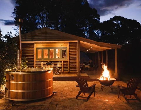 Nug Nug Park Cabin - Travel Search 0