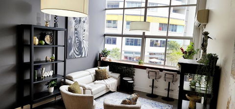 NYC Loft Brisbane, Free Parking! - Travel Search 2