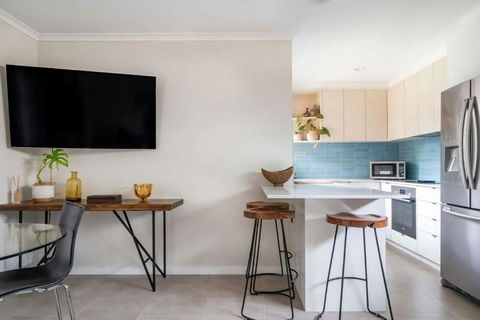 Oak Retreat Bliss By The Beach - Tourism Guide 1