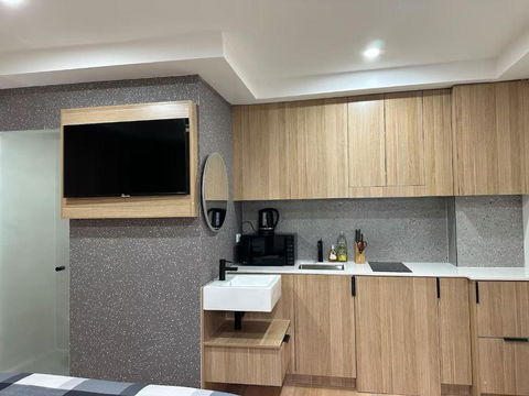 Oak Haven Sydney Suites - Cruises Travel 1