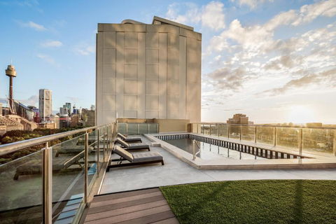 Oaks Sydney Hyde Park Suites - Tourism Guide 2