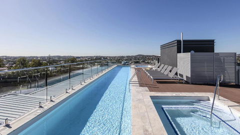 Oaks Brisbane Woolloongabba Suites - Cruises Travel 0