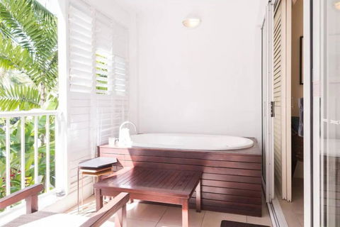 Oasis At The Beach Club: A Tropical Chic Retreat - Tourism Guide 3